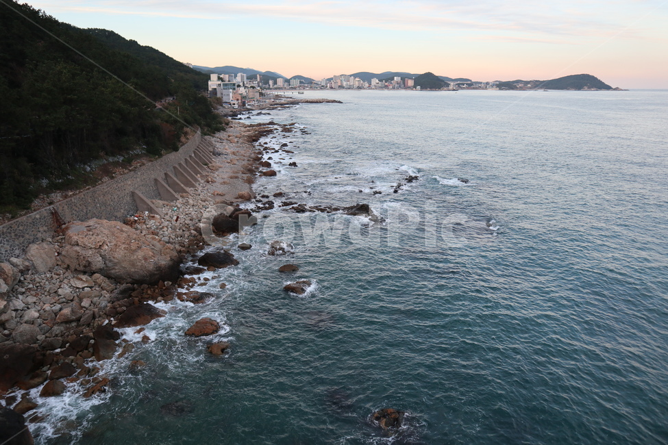 바다,파도,바닷가,물결,하늘,노을,자연,파란색,돌,해안,자연,풍경,nature,landscape