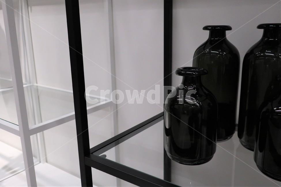 실내,소품,인테리어,사물,분위기,연출,유리병,선반,빈병,bottle,인테리어,실내디자인,interior design,사물,물건,오브젝트,thing,object,matter