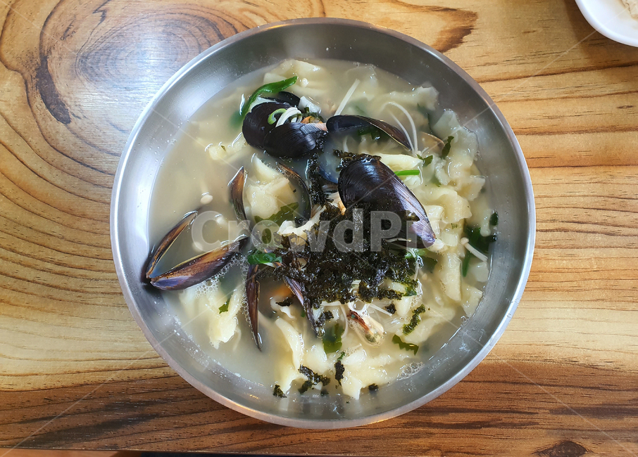 food,수제비,밀가루,한국음식,음식,요리,dishes,cook,따뜻한,겨울음식,밀가루음식,해물수제비,홍합,음식,식재료,요리,food,cook,meal,dishes,food reserves,한식,한국음식,한국요리,korean food,korean dishes,korean meal,korean cook