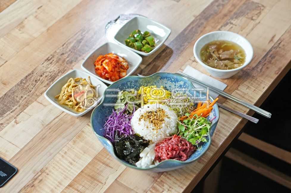 Five Color Bibimbap,Vegetable Bibimbap,Yukhoe Bibimbap,bibimbap,beef,food