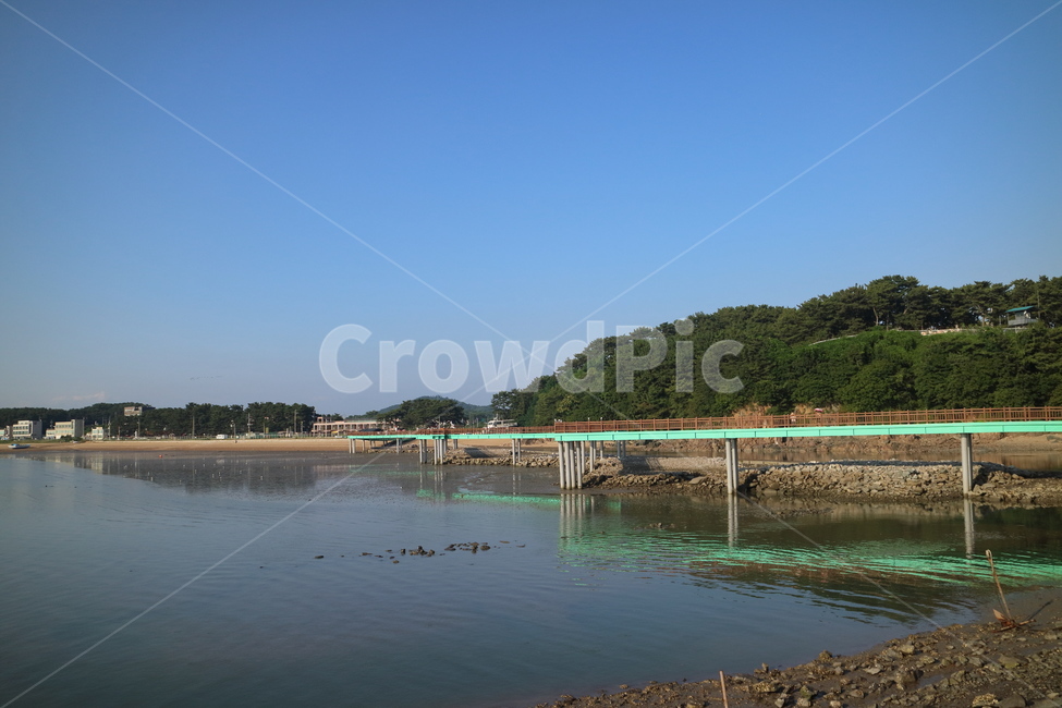 궁평항,하늘,바다,갯벌,다리,나무,갈매기,새,산,돌,자갈,풍경,outdoors,nature,summer,여름,자연,풍경,nature,landscape,water,물,waterfront,워터 프론트