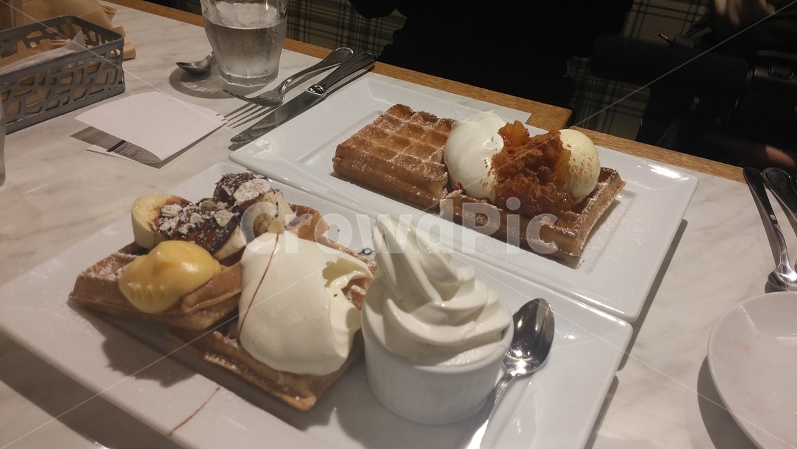 카페,디저트,와플,아이스크림,분위기