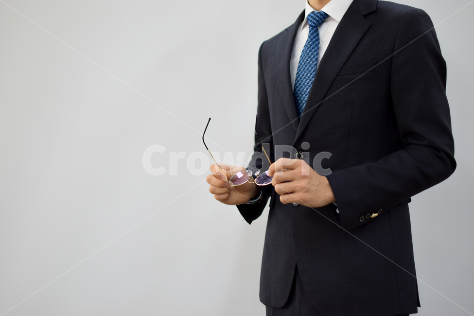 사업,사업가,영업,비지니스,비즈니스,손,정장,자세,사장,사장님,협동,인사,거래,협력,직업,신입,상사,사원,넥타이,신뢰,관계,회사,기업,대기업,직장,면접,파트너,변호,변호사,성공,감독,셔츠,임원,외교,마케팅,컨설팅,법,프로,전문가,남자,사람,인물,인간,human,person,남성,남자,man,male,산업,industry,industrial,비즈니스,사업,business,service,work