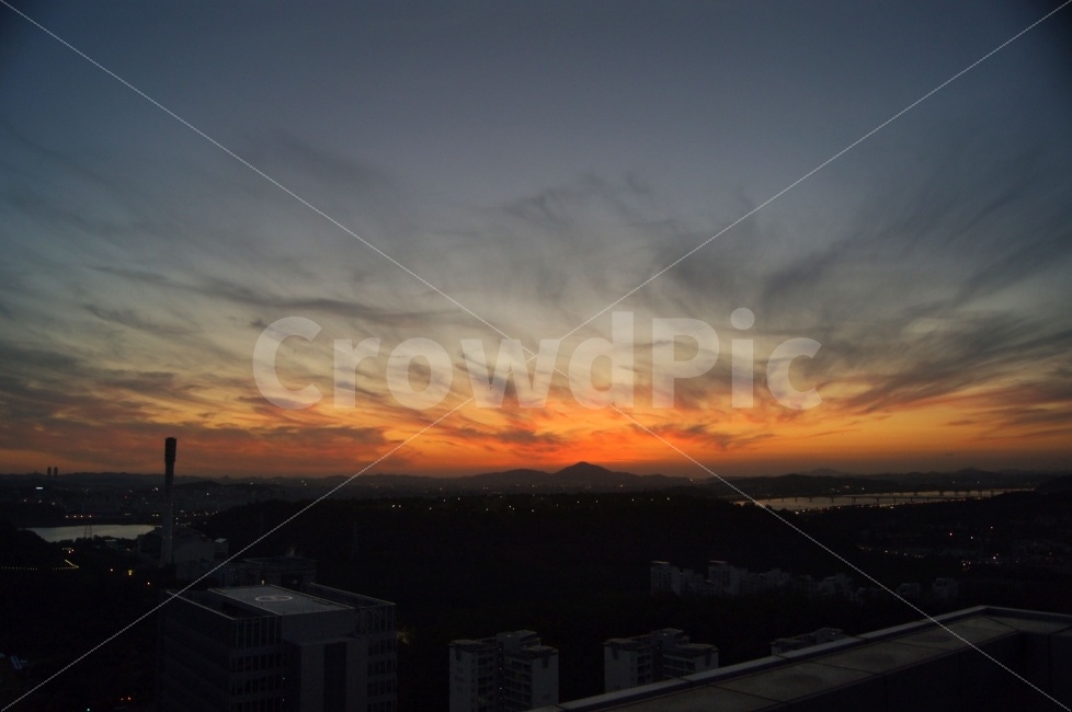 풍경,풍경사진,노을,저녁,하늘,노을사진,도시,풍경,city,landscape,nature,자연,outdoors,옥외,sky,dusk,황혼,sunset,일몰,red sky,붉은 하늘,dawn,새벽