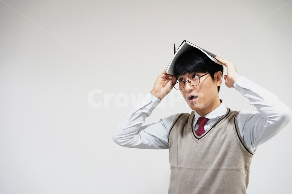 수능,교육,학생,교복,시험,강의,수업,고등학생,고3,남고생,남자고등학생,남고,수능시험,기말고사,중간고사,모의고사,exam,quiz,test,학업,공부,남자,남학생,사람,인물,인간,human,person,얼굴표정,facialexpression,face,남성,man,male,학교,education,learning,study,schoo,사람,인물,인간,human,person,얼굴표정,facial expression,face,남성,남자,man,male,감정표현,기분,feeling,emotion,교육,학교,공부,education,learning,study,school