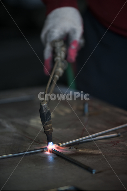 공장,용접,기술,섬광,금속,메탈,산업,제조,철근,작업도구,작업장,기계,metal,industry,자재,점화,전문직,기술자,사람,인물,인간,human,person,신체일부,몸,body,산업,industry,industrial,제조업,manufacturing business,manufacturing industry