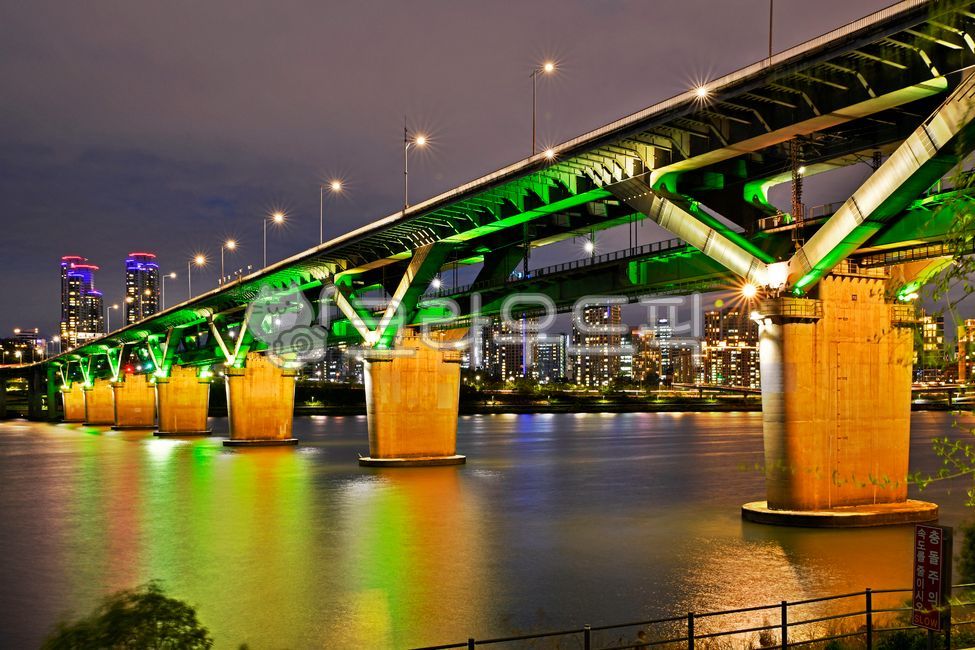 night view,Han River Bridge,reflection,light,Cheongdam Bridge,Han River night view,Han River
