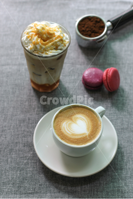 close up,Espresso,recipe,menu,food,Barista,cafe,dessert,coffee cup,macaroon,coffee,beverage,fresh,sweet,Caffeine,object,cup