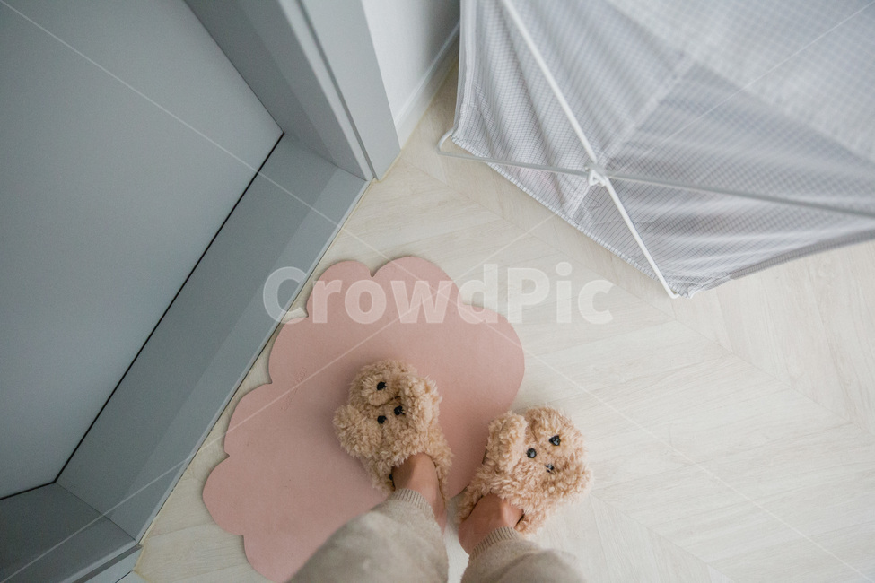 식탁,감성,휴식,relaxation,healing,셀프인테리어,실내디자인,인테리어,interior,푸들,슬리퍼,발매트,규조토,집,sweethome