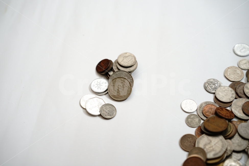 	동전,코인,외화,돈,머니,잔돈,돈뭉치,금융,외국돈,다양성,수집,금융,돈,finance,banking,money