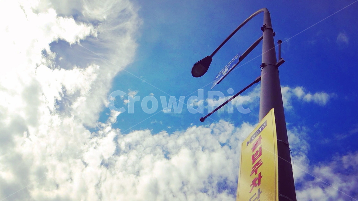 sky,nature,sign,Street lamp,cloud,streetlamp,emotion,Emotion,traffic
