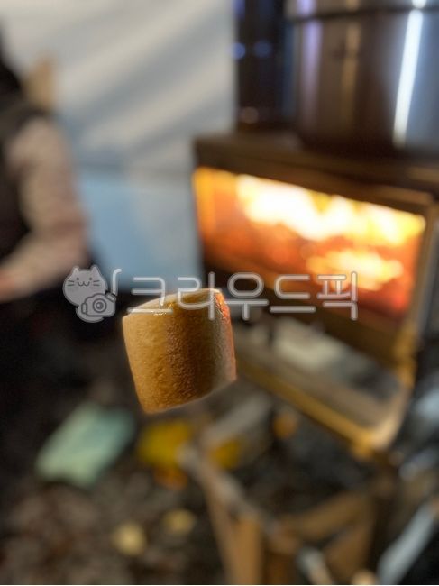 marshmallow,wood stove,Camping,winter camping