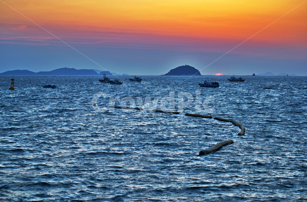 석양,일몰,지는해,서해,고깃배,궁평항,화성,섬,붉은노을,자연,풍경,nature,landscape,한국자연풍경,한국자연경관,korea nature landscape,outdoors,옥외,ocean,대양,sea,바다,water,물