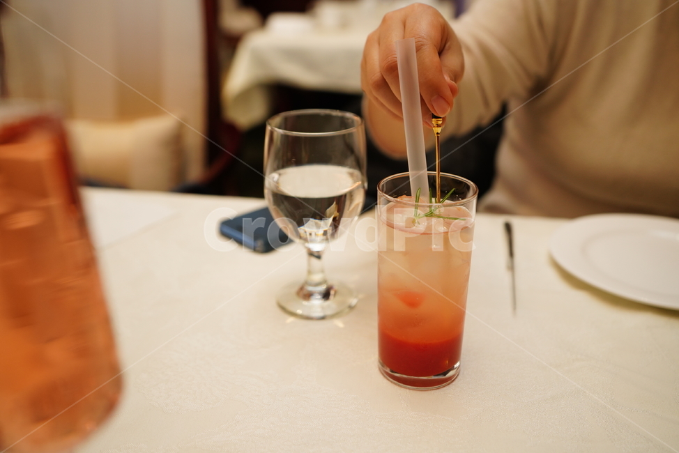 컵,글라스,cup,glass,유리,액체,칵테일,drink,음주,beverage,알코올,alcohol,cocktail,음료수,drink,beverage