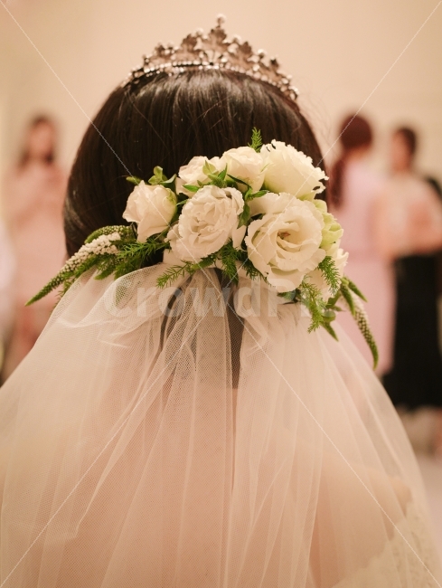 	웨딩,드레스,결혼,꽃장식,티아라,결혼식,wedding,marry,꽃,기념일,축하,anniversary,congratulation,celebrate,celebration,사람,인물,인간,human,person,여성,여자,woman,female,lady,결혼,혼례,웨딩,wedding,marriage,marry