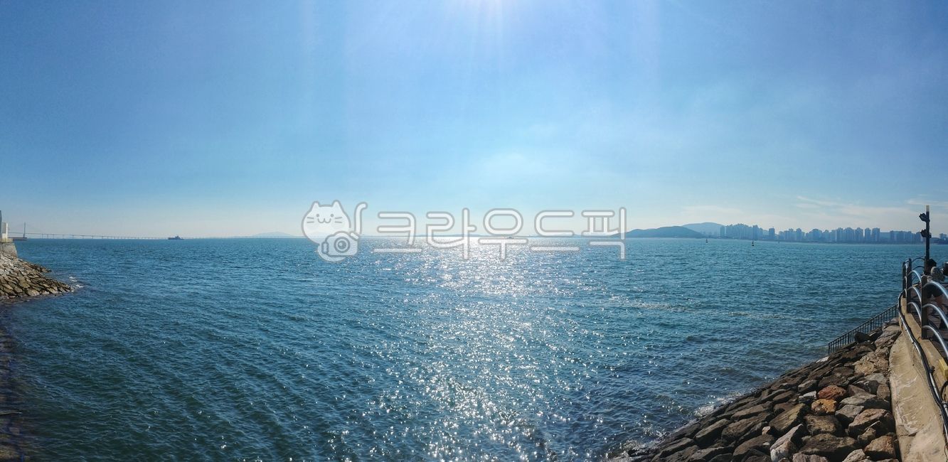 water reflection,sky,horizon,panorama,fantasy,ocean,nature,Wolmido,sea