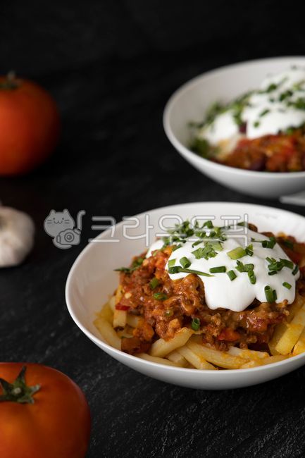 lunch,chips,chiliconcarne,fried food,homecooking,delicious,fusion,dish,Texas,tasty,strong,tableware,sour cream,TexMex,texmexfood,plate,tomato,vegetable,vegetables,potato,ingredients,frenchfries,fries,cooking,texmex,garlic,sourcream,homemade,cuisine,Chili 