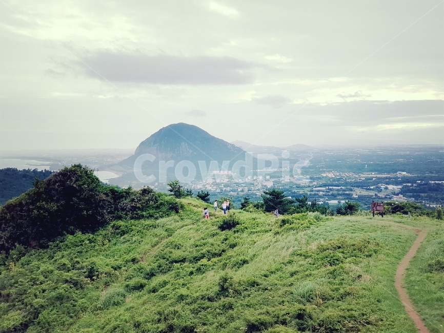 산방산,초록,풍경,오름,제주도,시원한,자연,풍경,nature,landscape,제주도,jeju,jeju island,사람들,대중,군중,other people,crowd,outdoors,옥외,hill,언덕,human,인간,person,사람