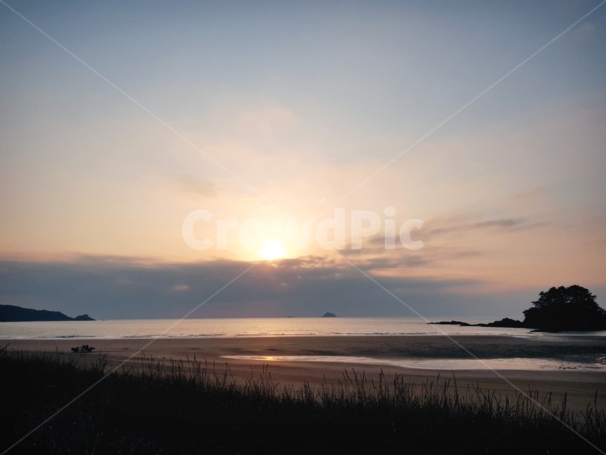 바다,노을,해안가,섬,쨍쨍한바다,맑은바다,자연,풍경,nature,landscape,outdoors,옥외,sunlight,햇빛,sky,하늘,sunset,일몰,dusk,황혼,dawn,새벽,red sky,붉은 하늘