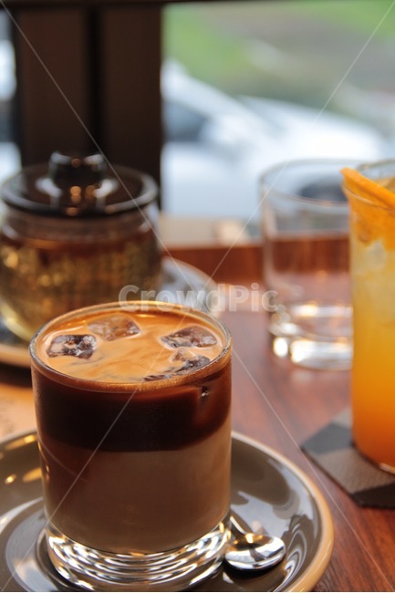 카페,커피,음식,휴식,여유,유리컵,사물,cafe,glasses,pot,coffee,onthetable,food,object,커피,카페,coffee,cafe