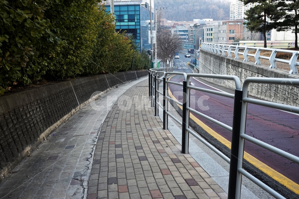도로,건물,인도,차도,펜스,노란실선,도시,풍경,city,landscape