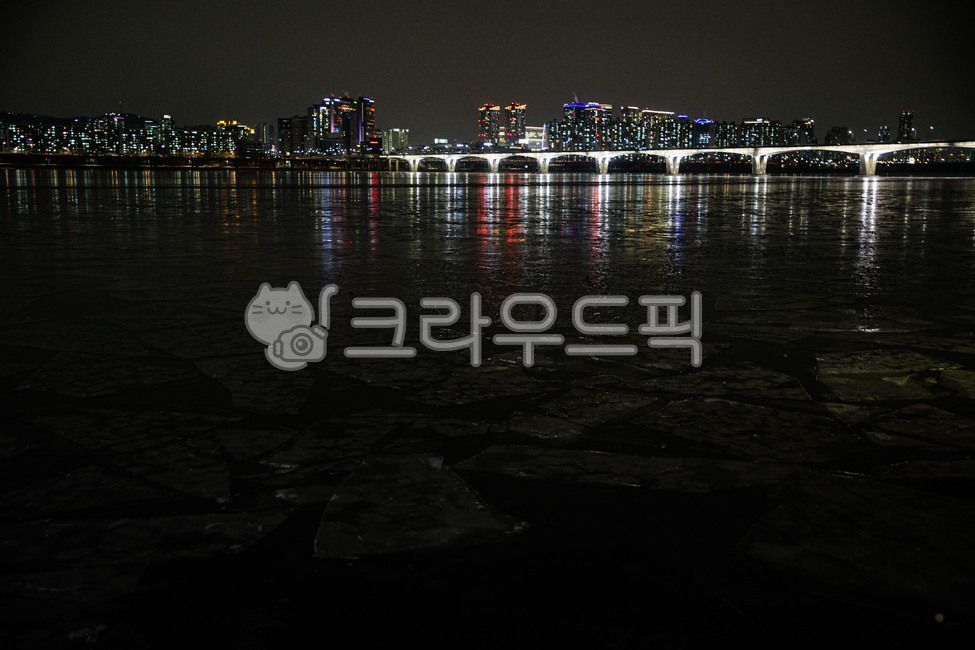 한파,얼어붙은,한강,한강다리,얼음,강물,서울,coldwave,frozen,hanriver,hanriverbridge,ice,riverwater,seoul