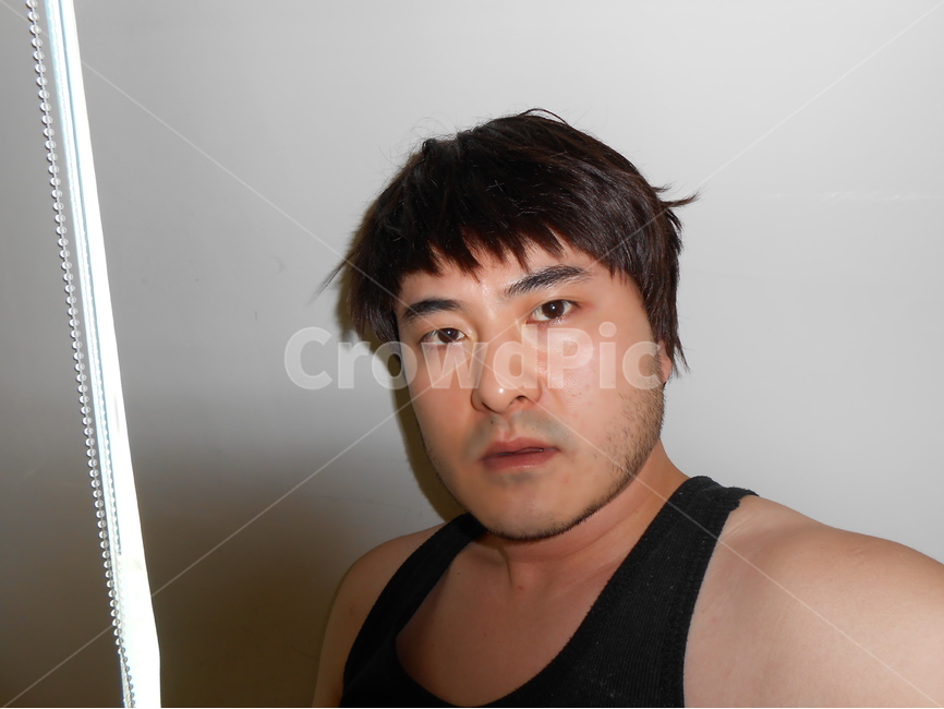 intensity,handsome,Character,person,keep an eye on,east longitude