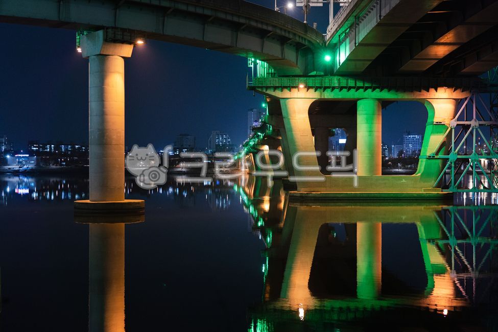 night view,night scenery,Seoul night view,reflection,city,night,Seoul night scenery,Han River night view,Han River,seoul,korea,Han River scenery,nightscape,Seoul night,night walk,mirror night view