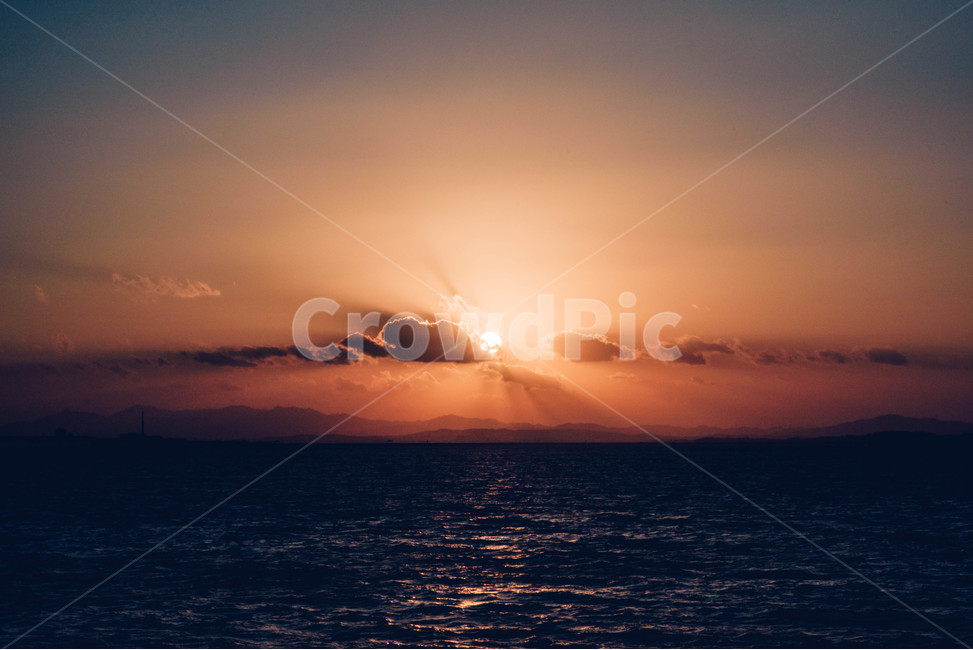 sunset,sundown,sun,해,일몰,햇빛,노을,저녁,초저녁,붉은노을,구름,낙조,붉다,자연,풍경,nature,landscape,감성,sensible,feeling,색깔,색상,색채,색감,color sense,color sensitivity,feeling of color,outdoors,옥외,mountain,산