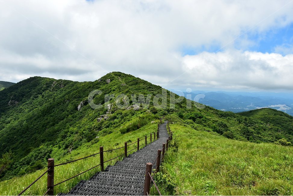소백산,풍경,초록,자연,여름,경치,비경,등산,산행,힐링,아름다운,계절,명산,국립공원,nature,landscape,능선,장관,자연,풍경,nature,landscape,한국자연풍경,한국자연경관,korea nature landscape,outdoors,옥외,hill,언덕