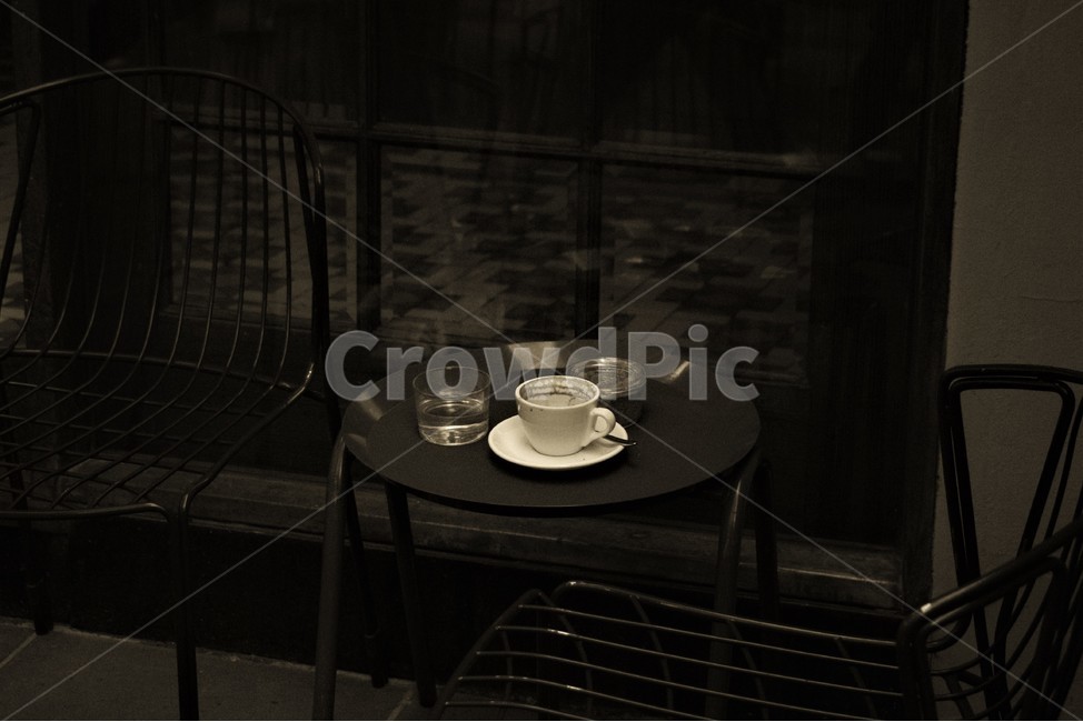 커피,커피잔,흑백사진,흑백,플랫화이트,의자,테이블,카페,coffee,coffeecup,healing,flatwhite,chaire,table,coffetable,cafe,감성,monochrome,모노크롬,단색화