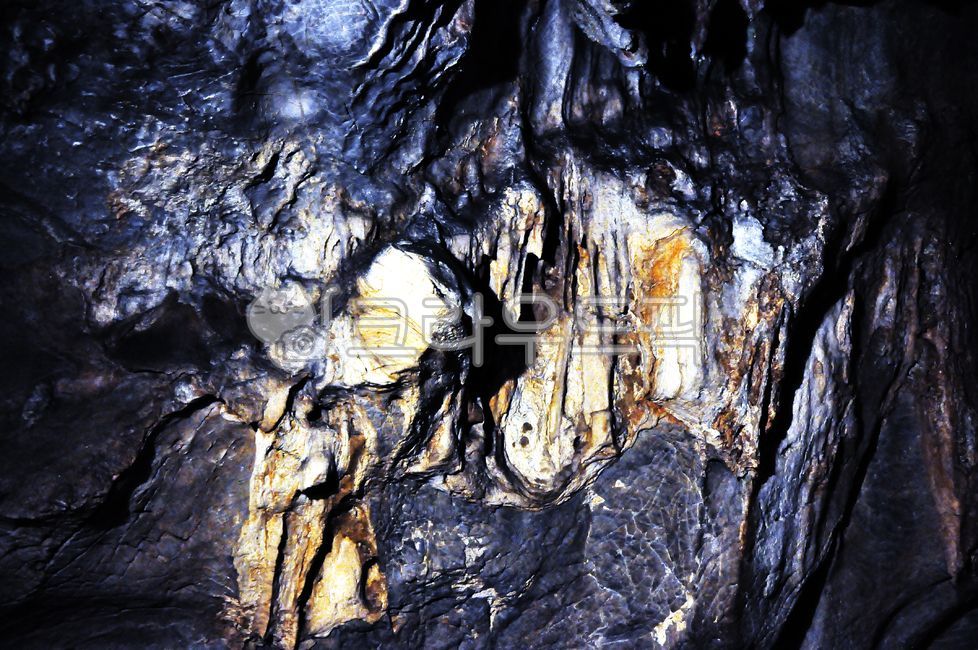 cave,formation,stalactites,wonder,rock,natural,geological,stalagmites,cavern,mineral,mining,waterfall,dripstone,deposit,underground,cave