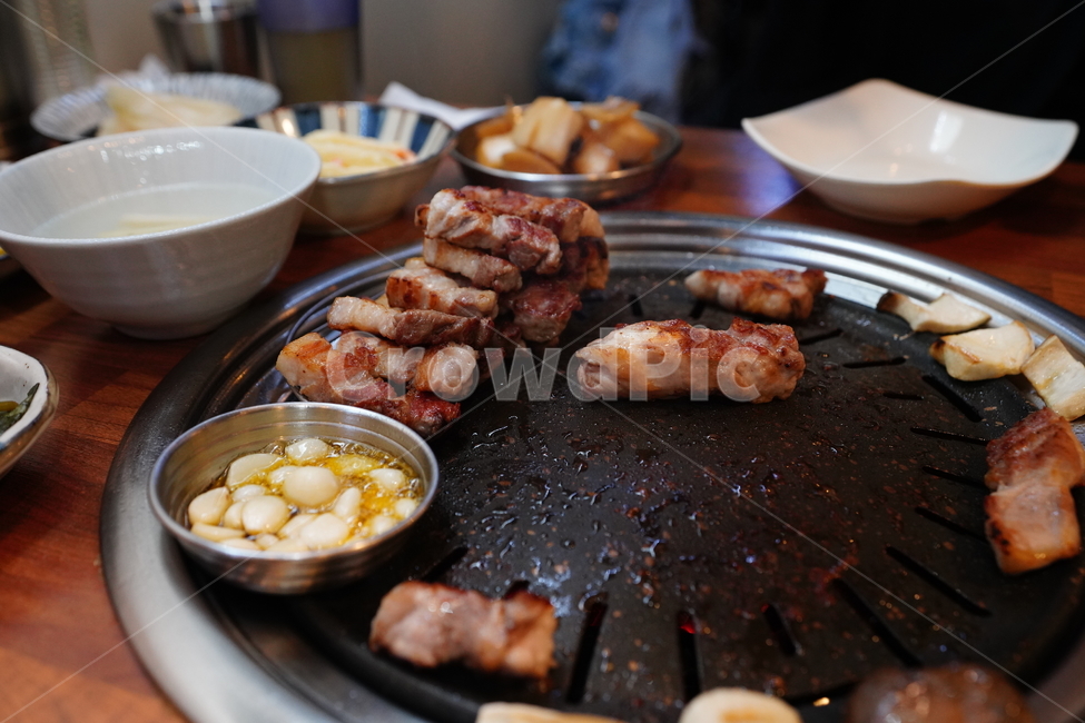 고기,돼지,육류,육식,안주,음식,불판,삼겹살,구이,한식,먹방,먹거리,푸드,식사,음식,식재료,요리,food,cook,meal,dishes,food reserves,육류,고기,meat