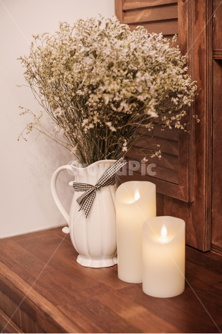 인테리어,실내,드라이플라워,카페,따듯한,양초,나무,wood,candle,감성사진,indoor,sensitive,인테리어,실내디자인,interior design