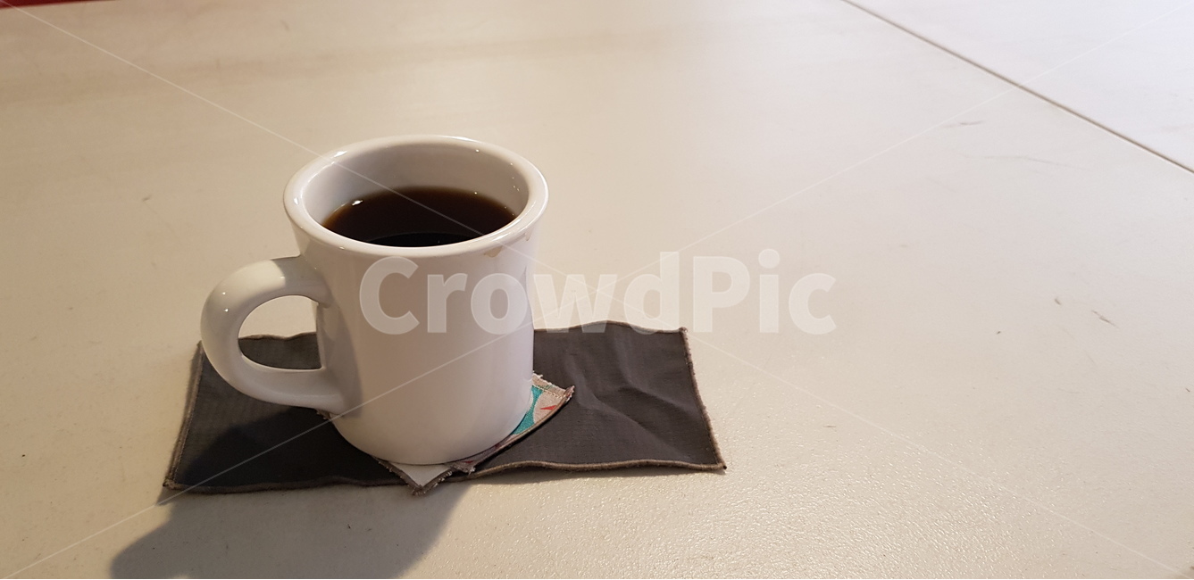 커피,카페,식탁,커피잔,그림자,컵,컵받침,커피받침,테이블,커피,카페,coffee,cafe