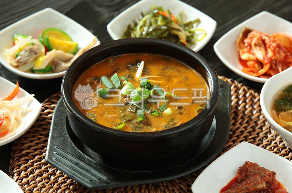 추어탕,미꾸라지,탕,해장국,미꾸라지탕,국내산미꾸라지,국내산추어탕,추어요리,요리,미꾸라지요리,건강식,으뜸보양식,영양식,보양식,원기회복,우거지,추어,파,대파,라탄트레이,트레이,라탄,물고기,민물고기,접시,food,음식,식사,그릇,식당,한식,한식당,호박,김치,한국음식,음식점,점심식사,한국먹거리,민속음식,한국민속,한국민속음식,한국토속음식,토속음식,추어탕맛집,먹방,먹거리,미역줄거리,미역,뚝배기,우거지해장국