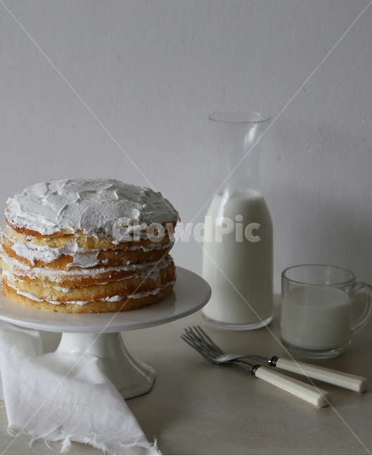 화이트,white,우유,카스테라케이크,케이크,생크림,휘핑크림