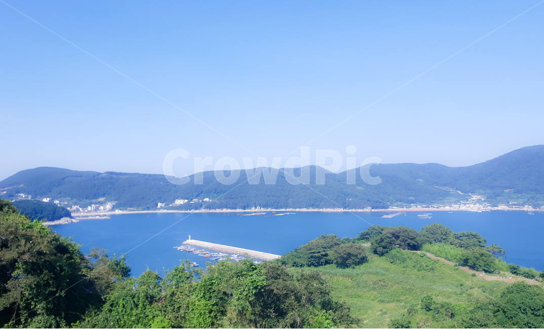 바다,자연,풍경,하늘,산,sky,landscape,nature,mountain,sea,자연,풍경,nature,landscape,outdoors,옥외,land,땅,ocean,대양,water,물,shoreline,해안선,coast,연안
