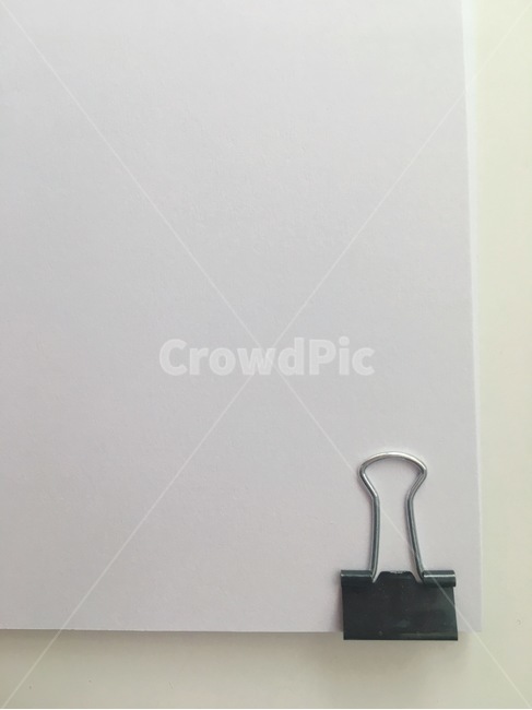 검정,종이,페이퍼,slideclip,blue,paper,집다,고정하다,fixed,devices,fasteningdevices,구성,연출,여백,공간,비어있는,하얀,white,페이퍼클립,클립,집게,clip,binder,binderclip,바인더,고정장치,문구,더블클립,폴드백,핸드백클립,doubleclip,tongsclips,handbagclip,foldbackclip,stationery