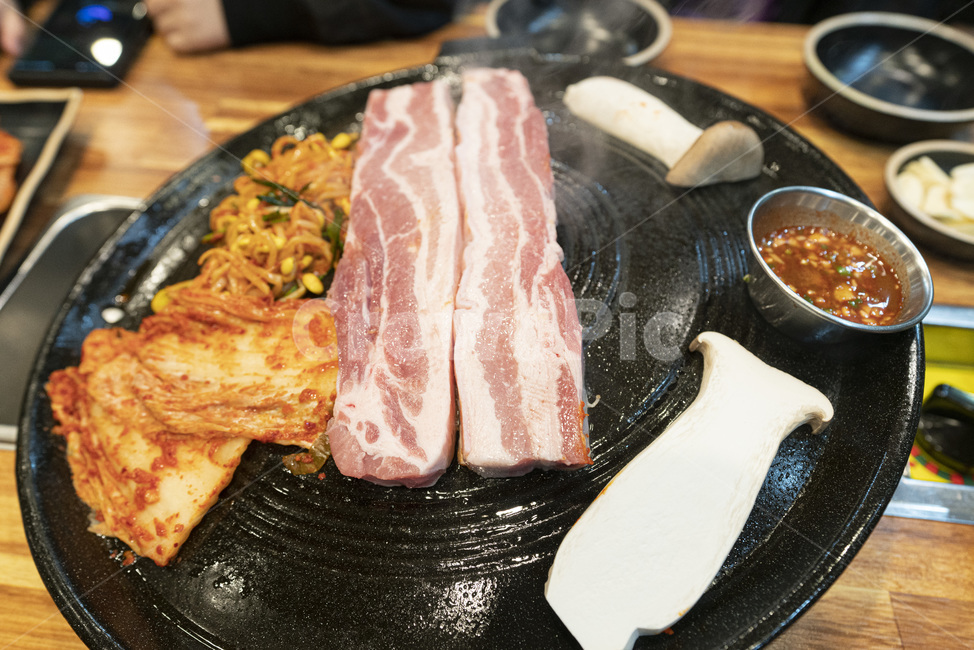 돼지고기,삼겹살,돼지고기,고기,육류,pork,바베큐,육류,고기,meat
