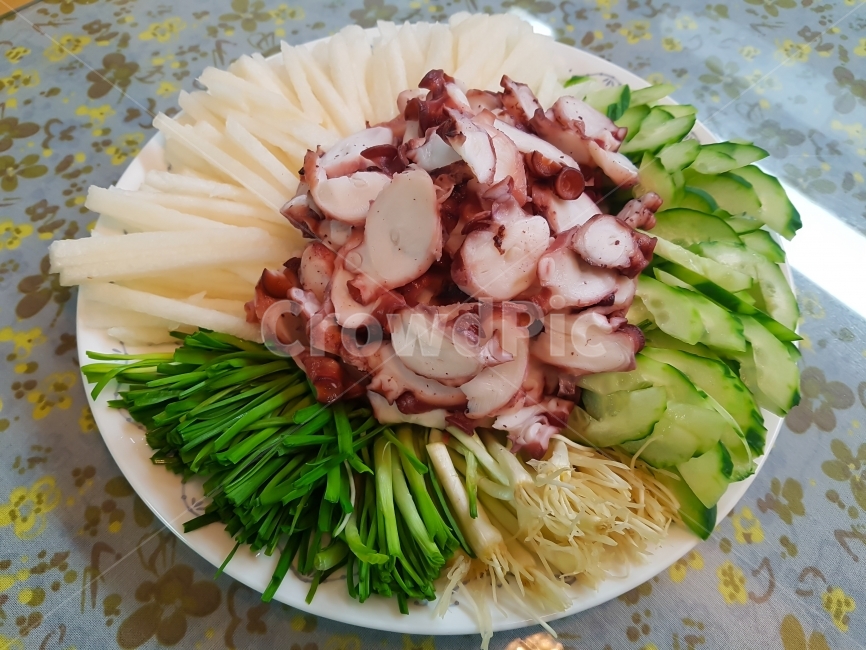 음식,요리,식사,문어,야채,회,푸드,맛있는,신선한,싱싱한,건강한,고기,점심,저녁,배경,바탕,맛,맛좋은,샐러드,양파,먹다,food,delicious,fresh,healthy,meat,dish,meal,lunch,dinner,gourmet,white,vegetable,background,tasty,green,plate,closeup,diet,salad,cuisine,asian,wooden,onion,cooking,cook,restaurant,eat,Koreanfood,Koreafood,음식,식재료,요리,food,cook,meal,dishes,food reserves,수산물,해산물,fishery products,seafood