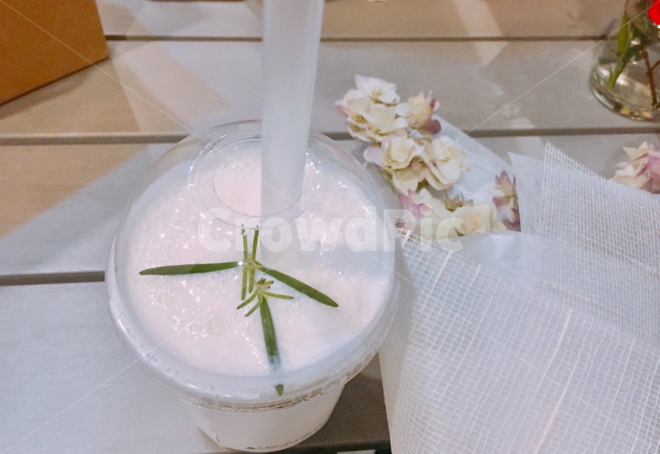 스무디,플라워,카페,플레인,초록잎,cafe,smoothie,yoghurt,desert,요거트,음료,빨대,straw
