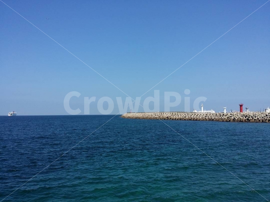 제주,제주도,바다,제주바다,등대,해안도로,맑음,하늘,자연,풍경,nature,landscape,등대,lighthouse,제주도,jeju,jeju island,한국자연풍경,한국자연경관,korea nature landscape,architecture,건축물,building,건물,tower,탑