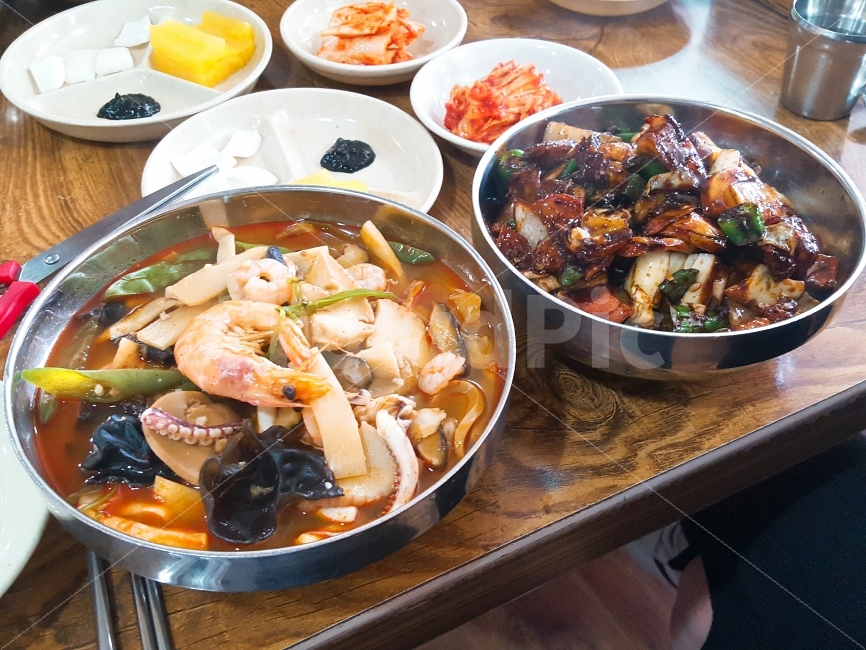 여행,travel,여행사진,국내여행,혼자여행,사진,군산,군산여행,배경사진,배경,이쁜사진,색감,색감좋은사진,군산맛집,지린성,고추짬뽕,고추짜장,중국집,중국음식,짜장,짬뽕,먹방,음식,식재료,요리,food,cook,meal,dishes,food reserves,면류,면요리,noodles,수산물,해산물,fishery products,seafood,중식,중국음식,중화요리,chinese food,chinese dishes,chinese meal,chinese cook