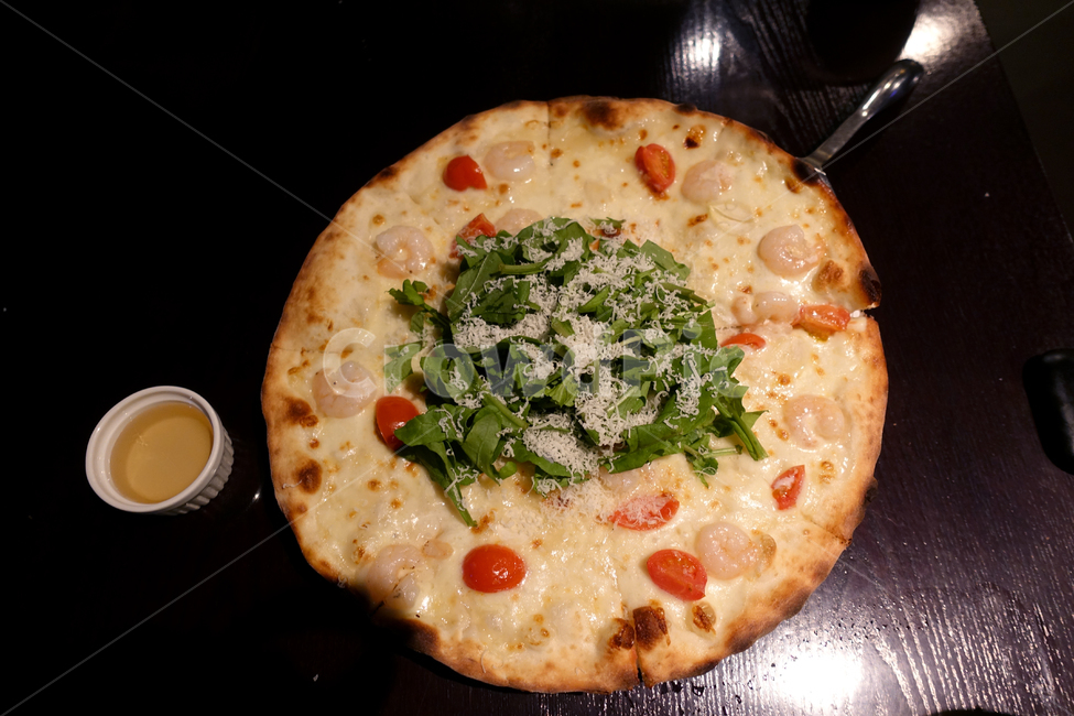 피자,새우,토마토,꿀,데이트,로맨틱,이탈리안레스토랑,레스토랑,pizza,shrimp,tomato,honey,romantic,restaurant,음식,식재료,요리,food,cook,meal,dishes,food reserves,빵,bread,양식,서양음식,서양요리,western food,western dishes,western meal,western cook