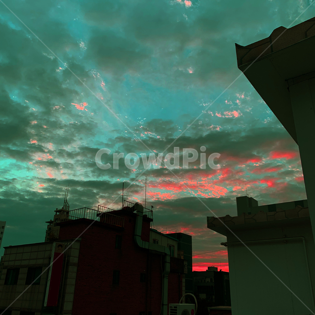 nature,자연,outdoors,sky,하늘,날씨,sunset,일몰,redsky,붉은하늘,구름,강렬,옥탑,어두움,풍경