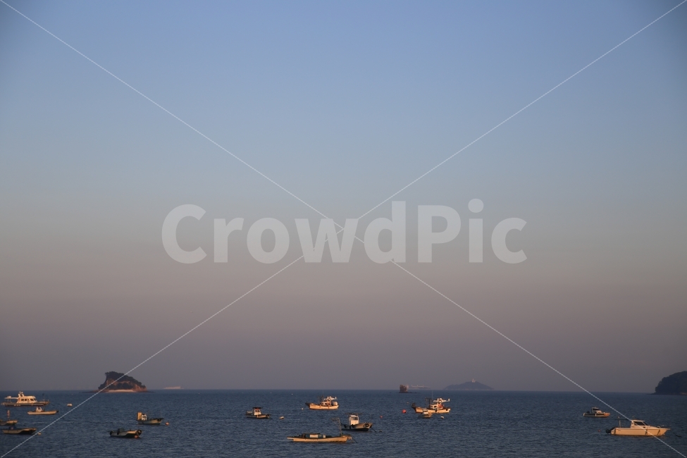 	서해바다,배,섬,연무,수평선,해질녘,저녁노을,자연,풍경,nature,landscape,산업,industry,industrial,어업,fishery,fishing industry,교통,교통수단,traffic,transportation