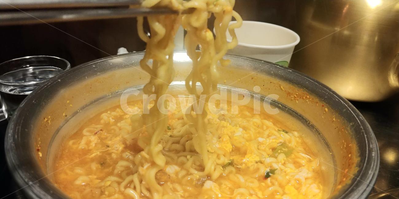 라면,음식,국물,매운음식,탄수화물,음식,식재료,요리,food,cook,meal,dishes,food reserves,면류,면요리,noodles,한식,한국음식,한국요리,korean food,korean dishes,korean meal,korean cook