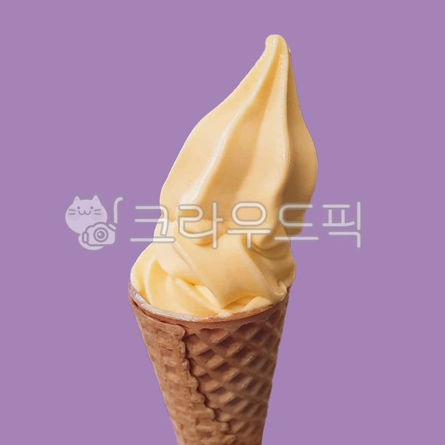 icecream,ice cream,dessert,soft cone,creme,cream,Ice Cream Nuki,cone,mockup,food