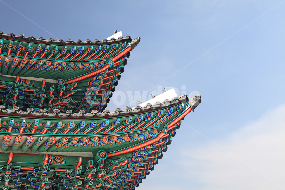 단청,지붕,기와,기와지붕,무늬,문양,단청무늬,단청문양,전통,한국전통,건축,전통건축,전통건축물,하늘,구름,배경,백그라운드,전통무늬,전통문양,색,색상,칼라,컬러,컬러풀,아름다운,경복궁,궁,고궁,한옥,한국